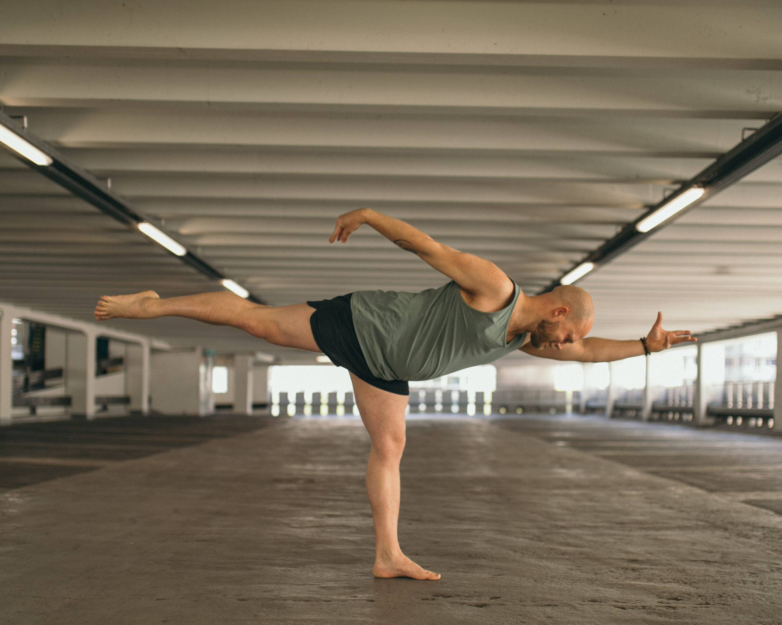 Tim Genee Yoga Flow Vinyasa docent Yogaground Rotterdam