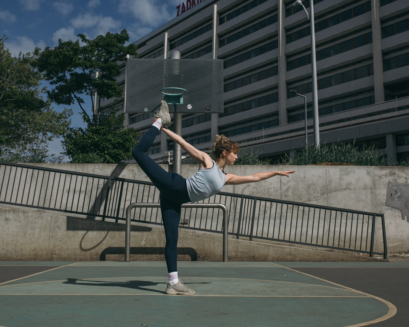 Veronique Post Yoga Flow Vinyasa lerares bij Yogaground Rotterdam Centrum